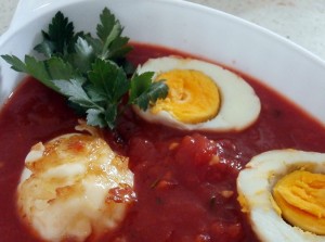 Jajka w pomidorach