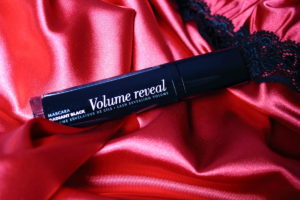 Volume Reveal Bourjois – stworzony do kosmetyczki