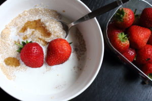 Amarantusianka z truskawkami na śniadanie