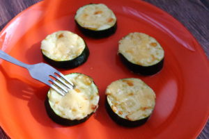 Cukinia z parmezanem – dzieciaki to lubią!