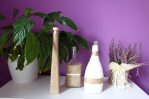 DIY: butelki zdobione sznurkiem