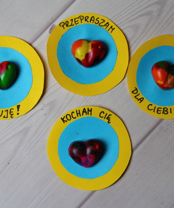 DIY: zamień kredki w serduszka